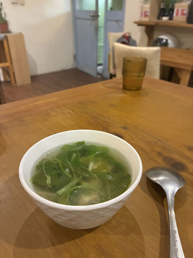 《宜蘭〈芭蕉小喜〉清燉臭豆腐，讓我願意為它專程再來一次》