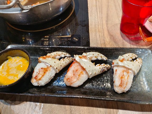 孫太太。私料。慢火鍋-桃園總店 ，帝王蟹吃到飽