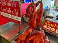Wat Lam Phaya Floating Market