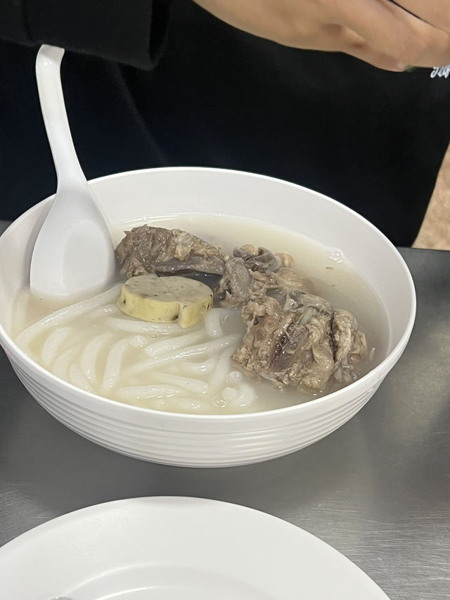 🍜 ร้านชามขาว ข้าวเปียก ส้มตำ มื้อดึก 🫶🏻
