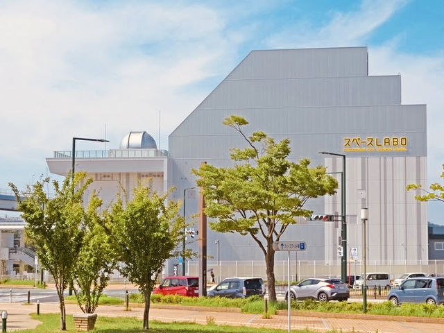 Solo Traveler's Guide to Kitakyushu: Fukuoka's Industrial Charm Meets Natural Beauty** 🏭🌉
