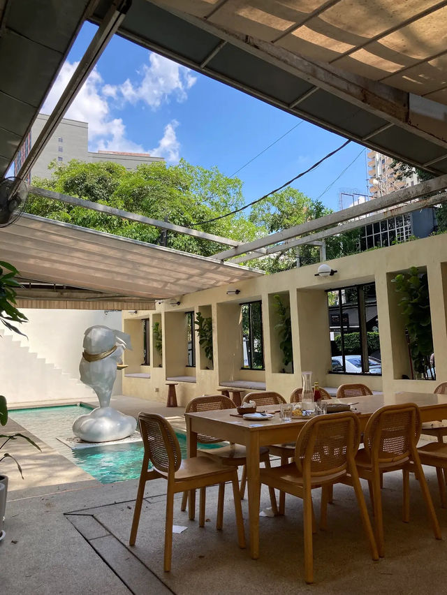 Sip, Swim, Repeat Inside The Rabbit Hole’s Urban Oasis