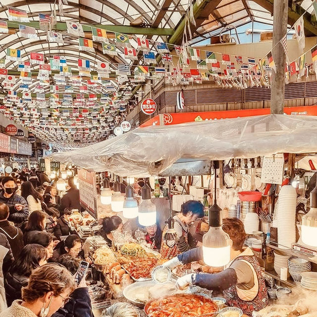 Solo Feasting at Gwangjang Market: Seoul’s Ultimate Street Food Adventure!** 🍜🎪
