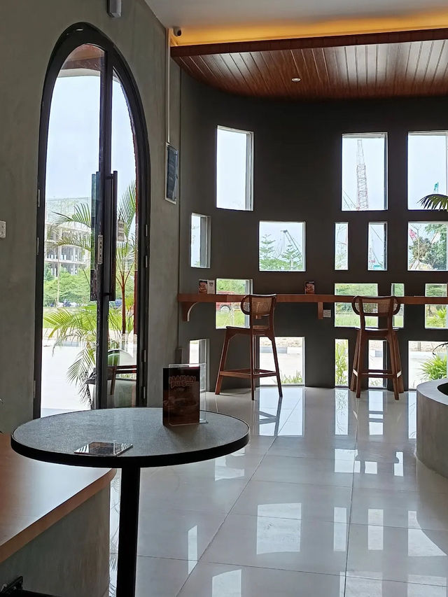 Semesta Coffee: Batu Aji’s Midnight Brew Sanctuary