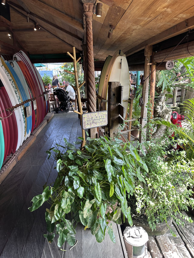 울루와뚜에서 서핑 후 쉬고 싶어서 들른 Drifter Cafe🏄‍♀️