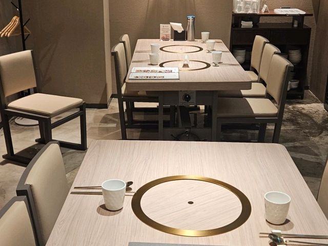 🥩 “Mall Dining, Mastered” – Hanwoori, Lotte World Mall