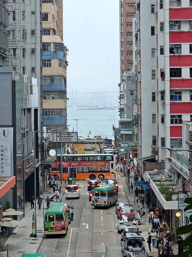 รีวิว Kennedy Town มุมถ่ายรูปฮิต & คาเฟ่ชิค 