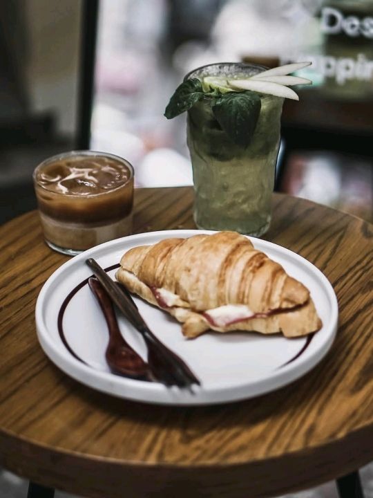 Sunrise Coffee & Dessert