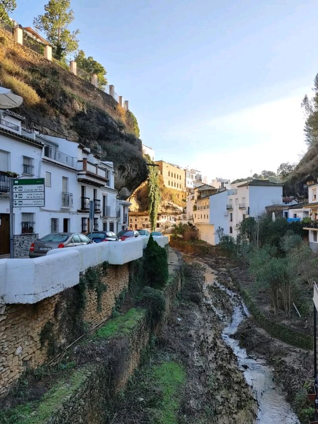 Rock Houses and Hidden Corners in Setenil de las Bodegas