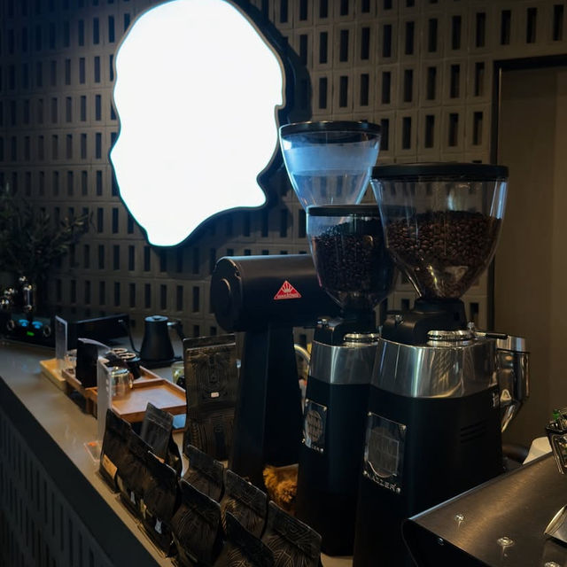 ☕🌾 Bottomless Cafe – พื้นที่เงียบ ๆ สำหรับวันช้า 