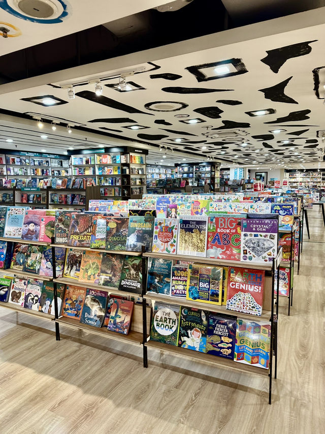 📚 Bookish Escape Beneath the City Lights: BookXcess