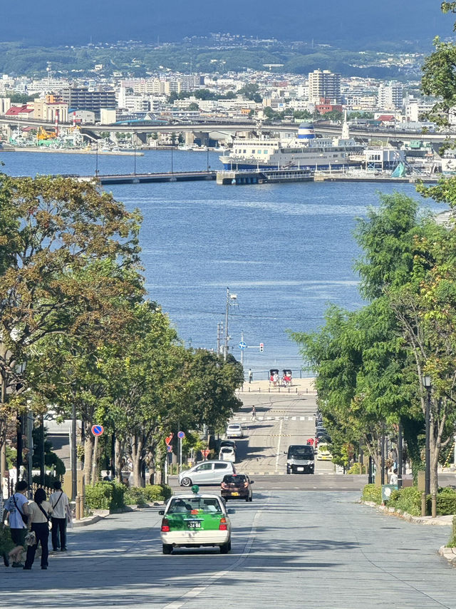 站上八幡坂| 遇見海與街的交會