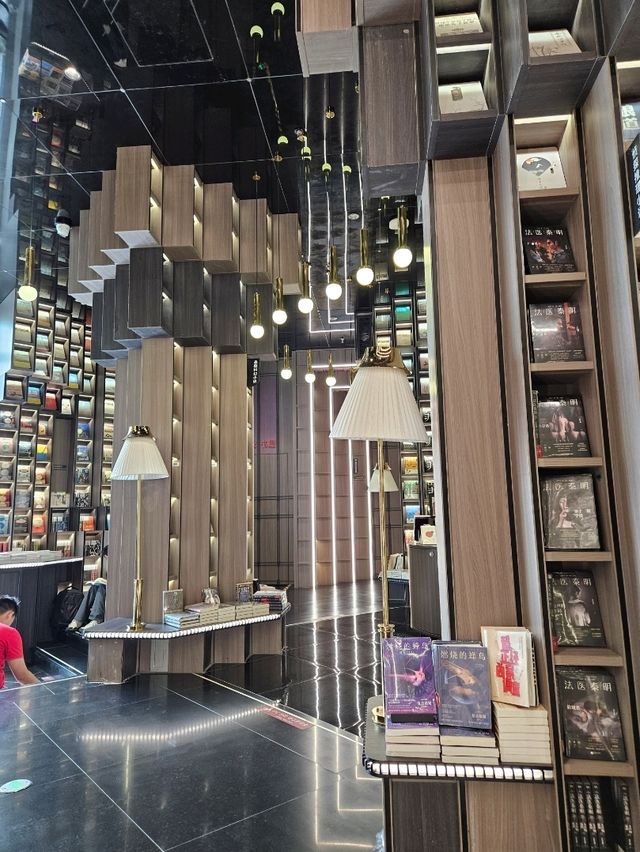 獨特氣質的深圳歡樂港灣鍾書閣