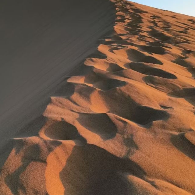 🏜️ Where the Desert Sings and the Oasis Shines: Mingsha Mountain & Crescent Spring (鸣沙山月牙泉) 🏜️ Where the Desert Sings and the Oasis Shines: Mingsha Mountain & Crescent Spring (鸣沙山月牙泉)