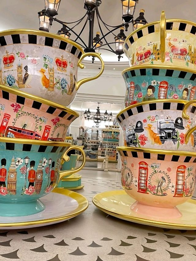 Step Inside London’s Glamour in the Londoner