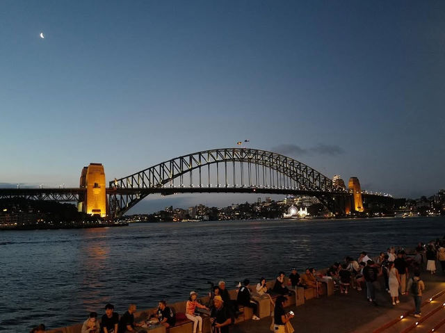 Iconic Waterfront and Urban Energy at Circular Quay Iconic Waterfront and Urban Energy at Circular Quay
