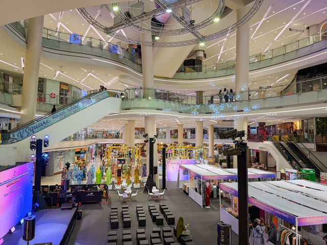 🎬🛍️ Esplanade Ratchada