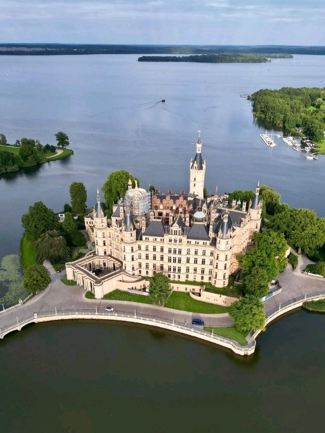 🏰 Schwerin Castle: A Fairytale on an Island