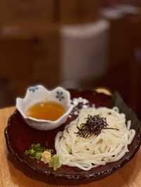舒適室內享受美食時光