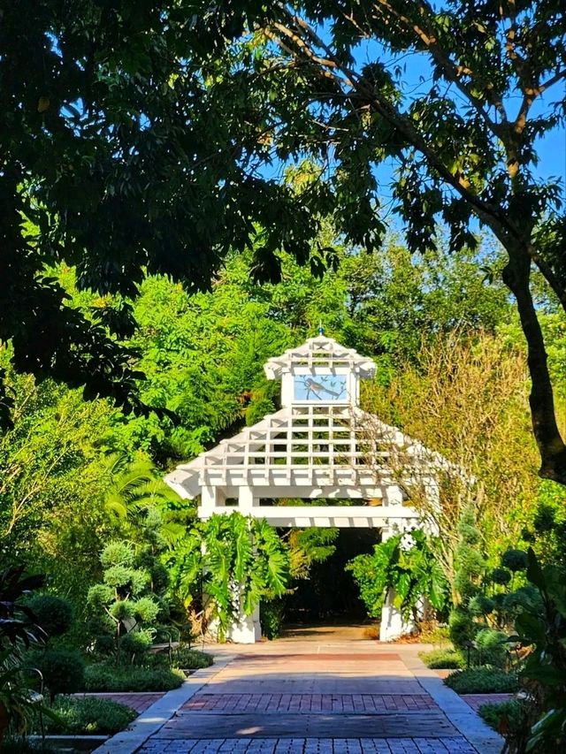 🌸 “Harry P. Leu Gardens – Orlando’s Blooming Paradise!” 🌸 “Harry P. Leu Gardens – Orlando’s Blooming Paradise!”