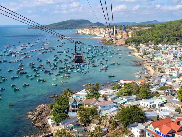 Discover Vietnam’s Most Breathtaking Beaches! 🌊