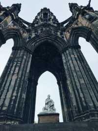 Scott Monument: A Gothic Flame in the Heart of Edinburgh