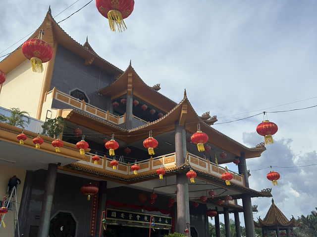 🐉 Walking Inside the World’s Largest Fortune Dragon – Yong Peng Adventure! 🐉 Walking Inside the World’s Largest Fortune Dragon – Yong Peng Adventure!
