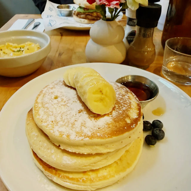 🥝 New World Brunch Royalty in De Pijp 🥝 New World Brunch Royalty in De Pijp