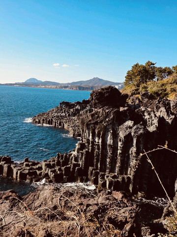 六角形の驚異、柱状節理帯（大浦柱状節理帯） | Trip.com 西帰浦市