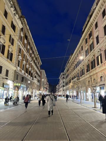 梵蒂岡內部：威武的衛兵、永恆的建築和雨天的氛圍☔🛡️
