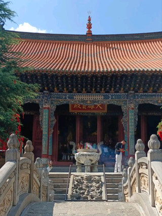 Visiting the 735-Year-Old Tibetan Buddhist Temple @ Miaozhan Temple.