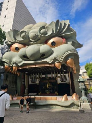 Insta-Magic at Namba Yasaka Shrine 🦁 