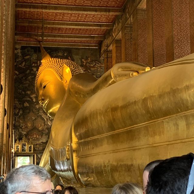 fantastic Wat Phra Chetuphon Temple 