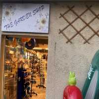 This garden shop is a sea-nful delight!