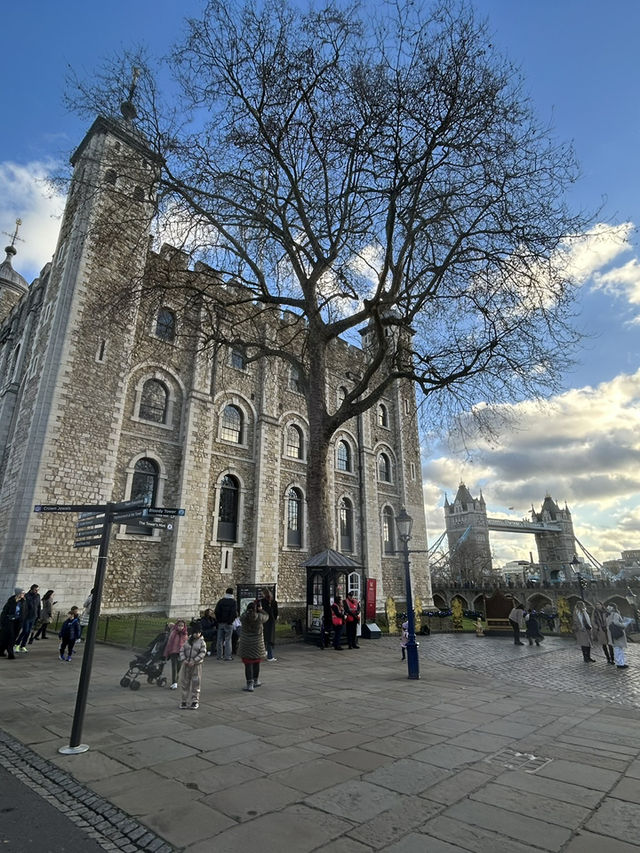 🏰 A Walk Through London’s History: Tower Bridge & Tower of London