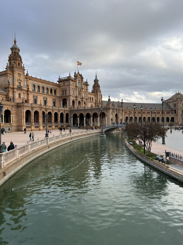 Plaza de España: Seville’s Grandest Masterpiece