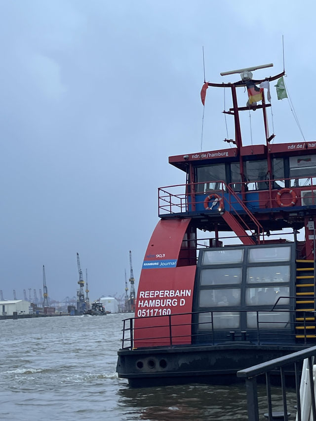Frost & Found: Chasing Christmas Magic in Hamburg