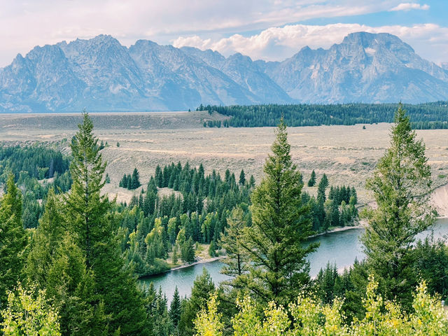 🏔️ Top Landmarks in Grand Teton National Park 🌲🛶