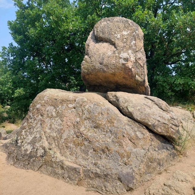 Pákozd, interesting geological formation, the 'balancing rocks'
