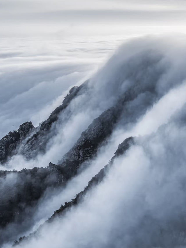 Climbing Dalian’s Dahei Mountain: A Journey Above the Sea and Sky