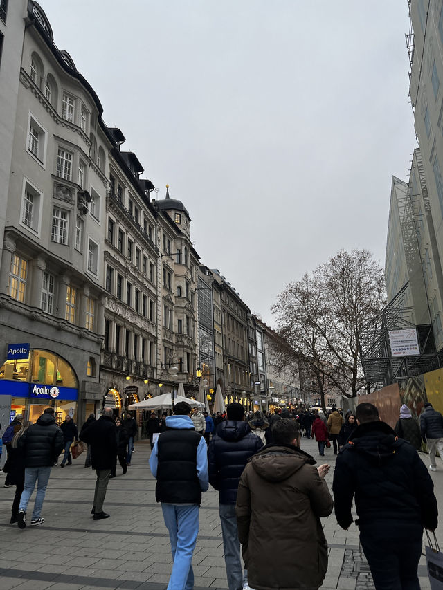 🌿🏰 Altes Kreuzviertel, München: Where Medieval Charm Meets Modern Grace 🏰🌿