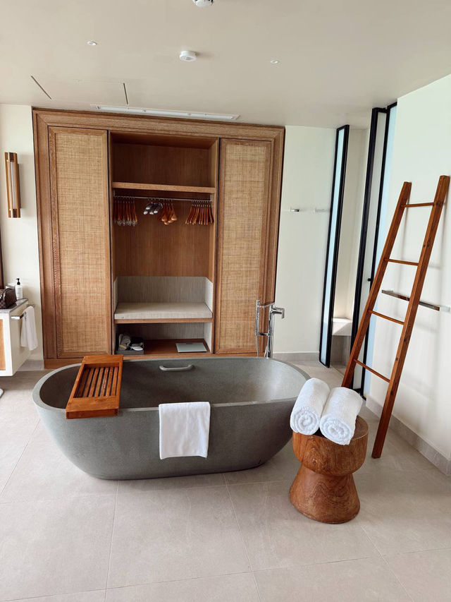 TOP 5 HOTELS IN THE MALDIVES