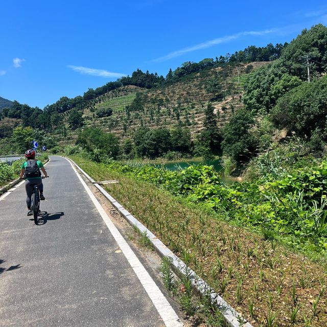 Cycling 🚴‍♀️ in Hangzhou