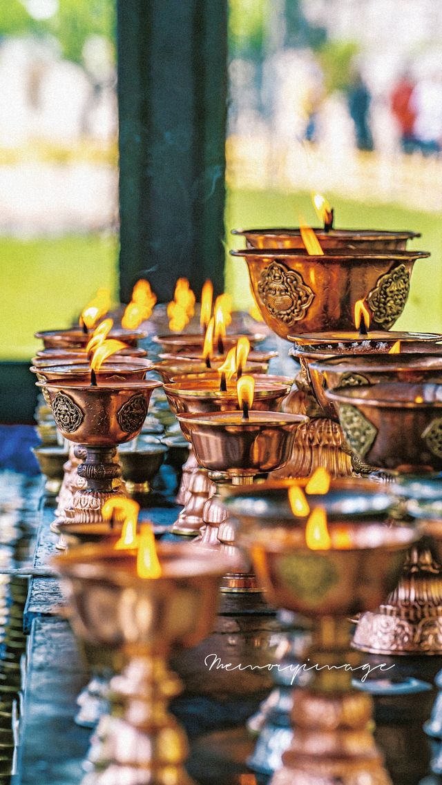 Ancient temple | Punakha Dzong full of romantic legendary colors