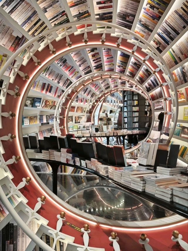 Inspiring spiral bookstore in Shenzhen