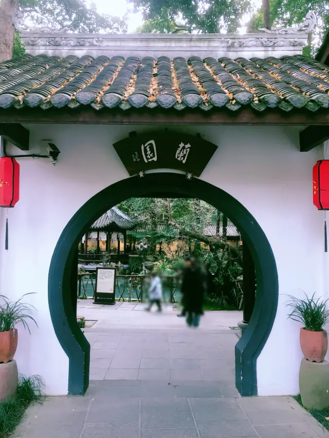 Take your child to Du Fu Thatched Cottage to seek the poet's 'Happy Rain on a Spring Night'
