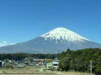 以前是陳奕迅歌中的富士山下，現在近在咫尺