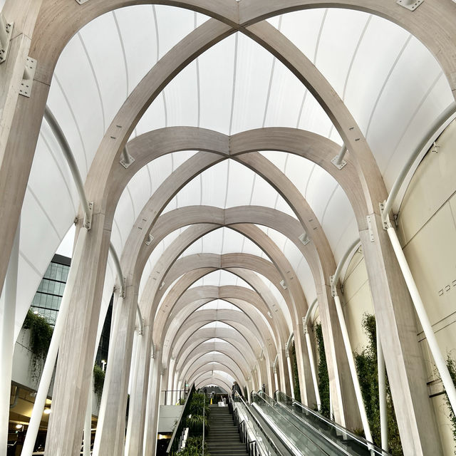 Fashion Capital-Australia’s largest shopping center, Chadstone Shopping Center, Melbourne 