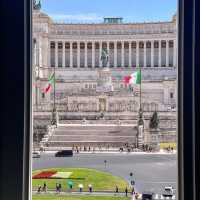 Embodying Italian Unity: Exploring Piazza Venezia in Rome 🏛️