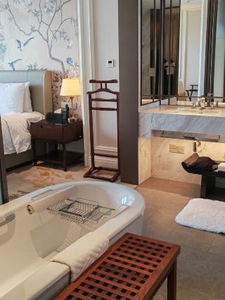 A niche check-in spot, Wen'an Horlicks Hilton Curio Collection by Hilton
